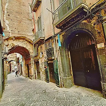 La Stanza Di Daria - Un Nido Silenzioso Nel Cuore Del Centro Storico 3* نابولي